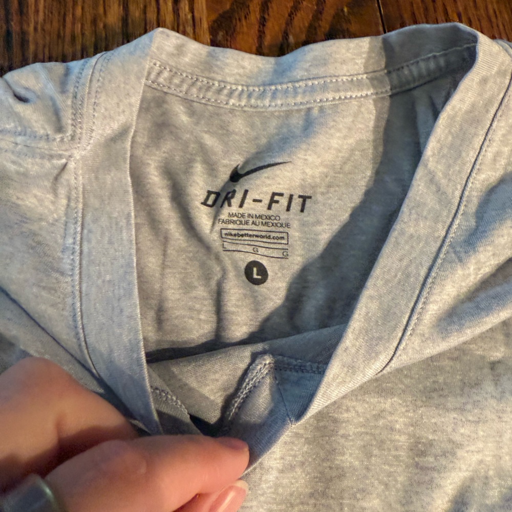 Nike DriFit Vneck - Picture 2 of 4